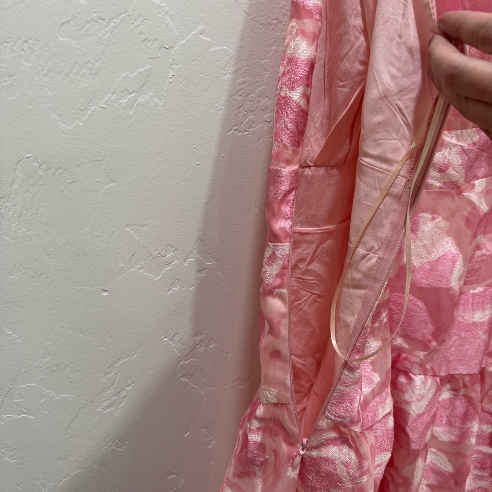 NWT Showpo. Lettie Midi Dress One Shoulder Tiered Blurred Rose Women's US 6 - Picture 14 of 15